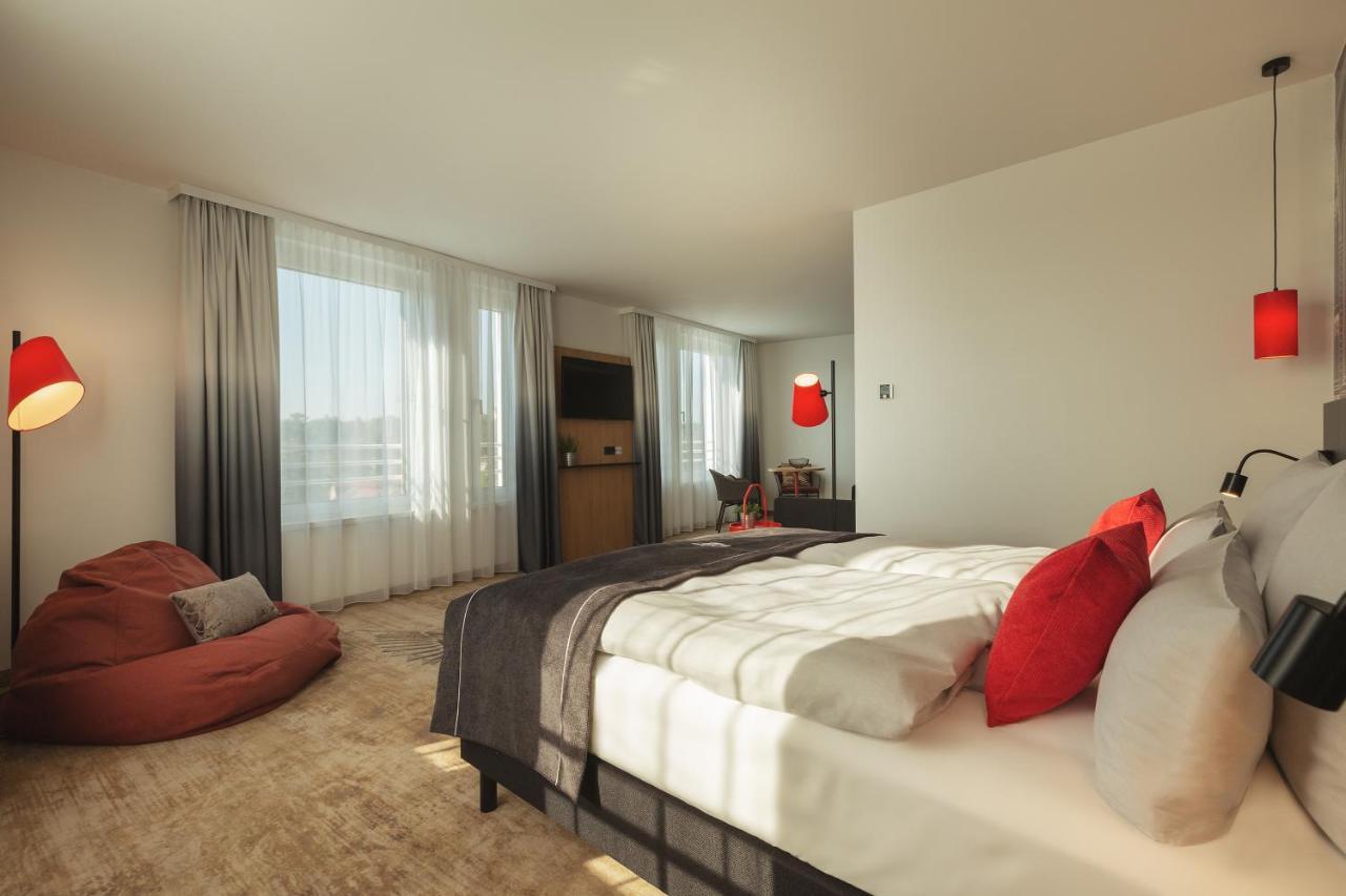 Holiday Inn - The Niu, Sparrow Regensburg By Ihg מראה חיצוני תמונה