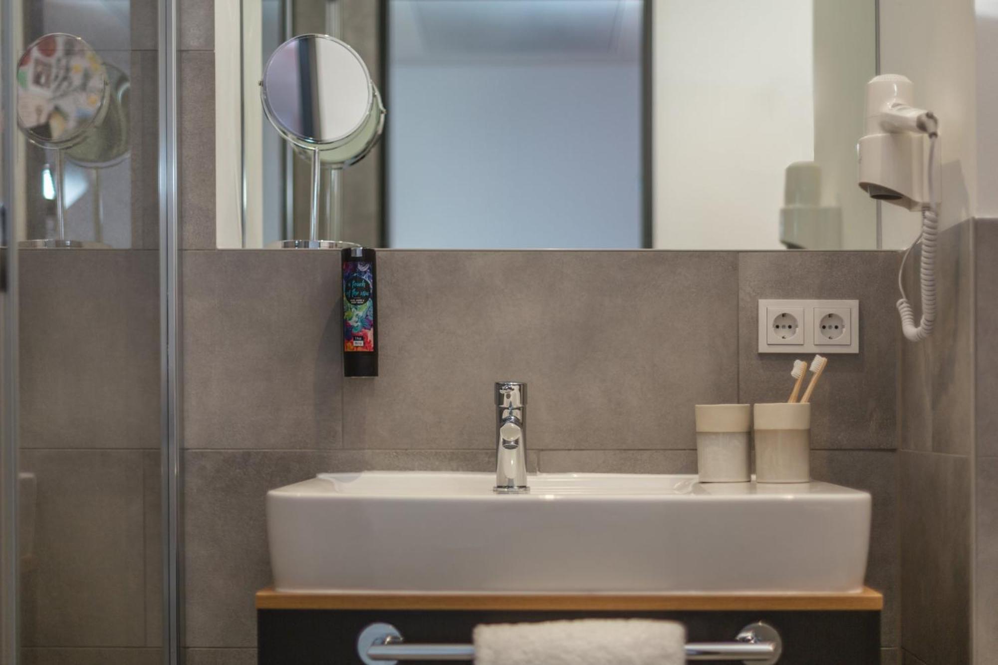 Holiday Inn - The Niu, Sparrow Regensburg By Ihg מראה חיצוני תמונה